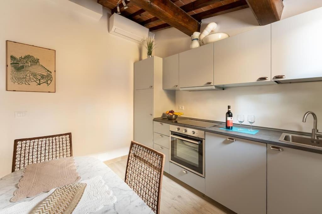 Keys Of Italy - Maytreya - Albero 2 - Train Station Two Bedroom Flat 2nd Floor Florencia
